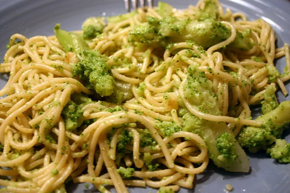 Spaghetti with broccoli florets garlic and olive oil